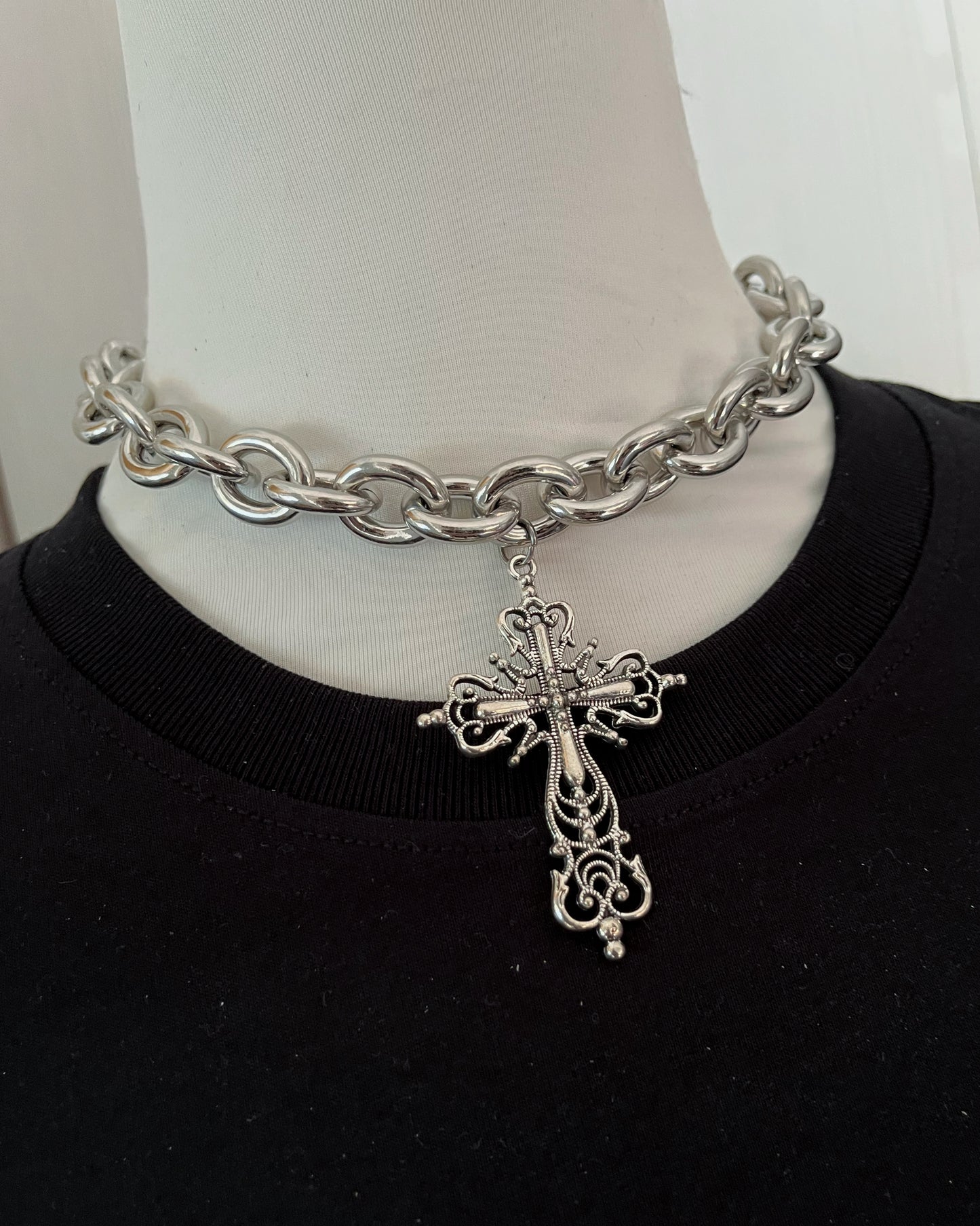 Cross Chain Choker